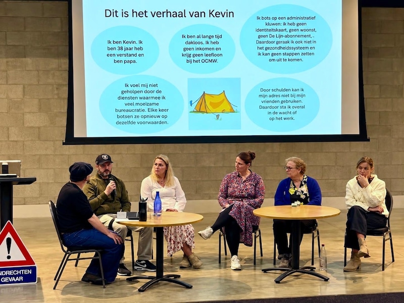 Tijdens een dialoogavond van Samen BKZ brachten enkele dak- en thuislozen een getuigenis.