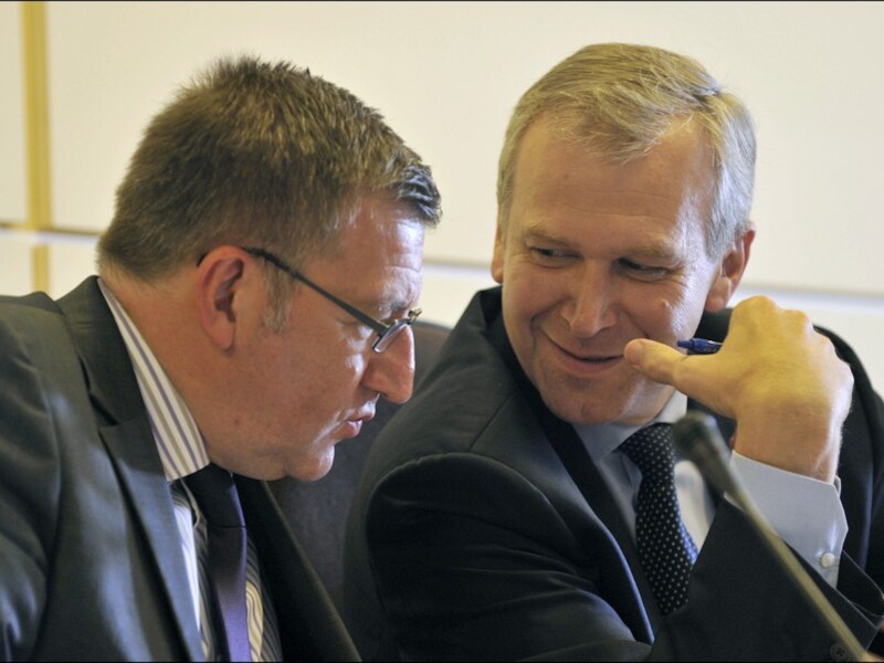 Steven Vanackere en Yves Leterme reizen morgen naar Parijs voor een internationale conferentie over Libië.