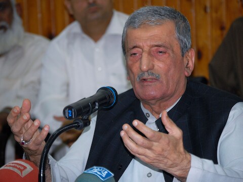 Minister van Spoorwegen Ghulam Ahmad Bilour beloofde 100.000 dollar voor het doden van de regisseur van antimoslimfilm.