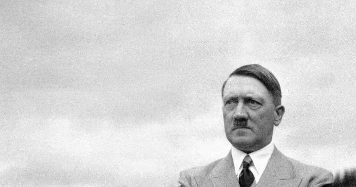 Een van drie laatste familieleden van Hitler doorbreekt stilzwijgen in ...