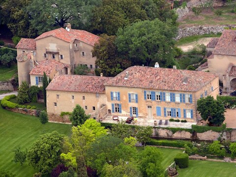 Een luchtfoto van wijngaard Chateau Miraval.