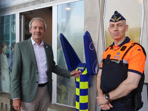 Burgemeester Lieven Dehandschutter en korpschef Jo De Geest aan de praatpaal voor het veiligheidspunt