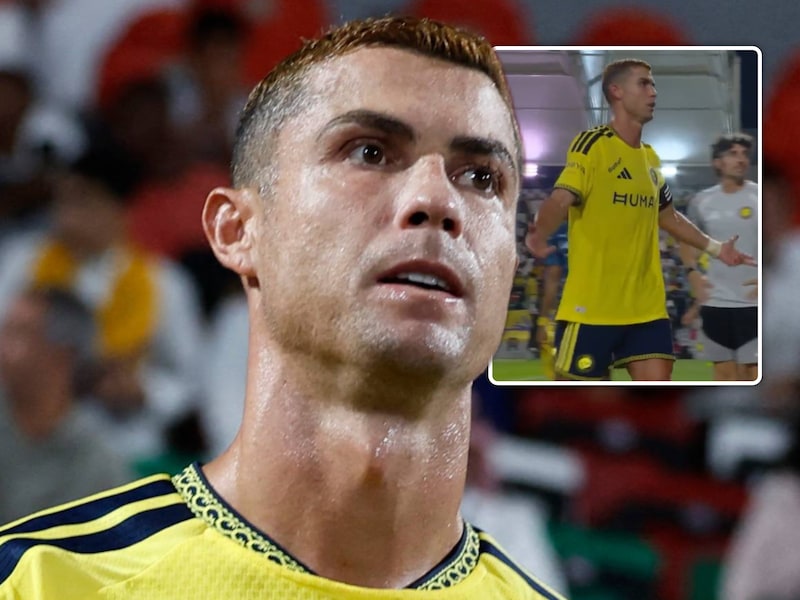 Geen genade van de coach: Cristiano Ronaldo loopt hele eerste helft te foeteren en wordt aan rust pardoes gewisseld