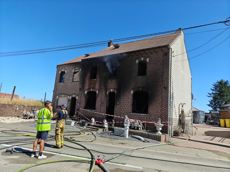 Woningen onbewoonbaar na uitslaande brand in Kortenaken