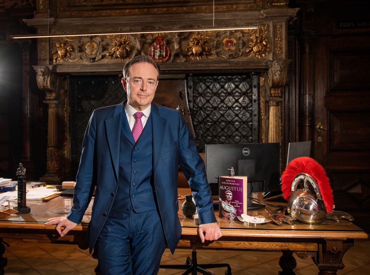 Bart De Wever en la Schoon Verdiep en Amberes. No oculta su amor por la historia.