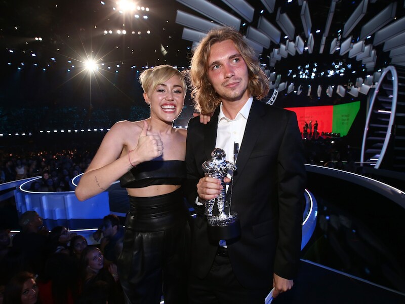 Miley Cyrus en haar dakloze vriend Jesse.