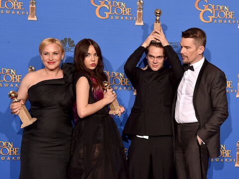 De cast van Boyhood. Het maken van de film duurde 12 jaar. Iedere zomer blikte regisseur Linklater een paar scenes in.