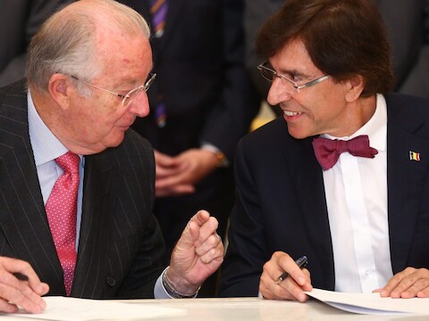 Koning Albert II en Elio Di Rupo ondertekenden vandaag het eerste luik van de vijfde staatshervorming.