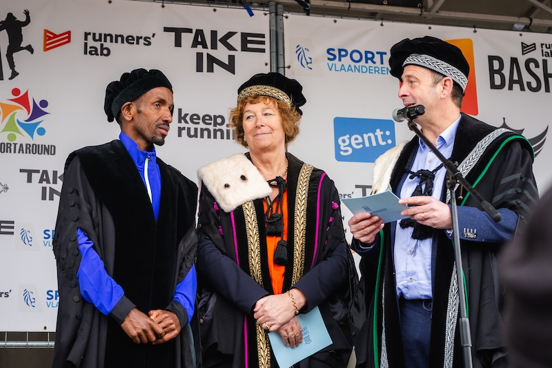 Eredoctoraat &eacute;n nieuw Belgisch record op zijn eigen 'Bashirs Run' in  Gentbrugge: Abdi straalt | Gent | HLN.be