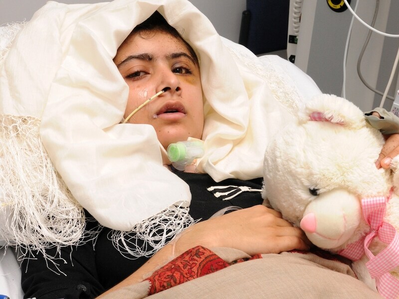 Malala in het ziekenhuis.