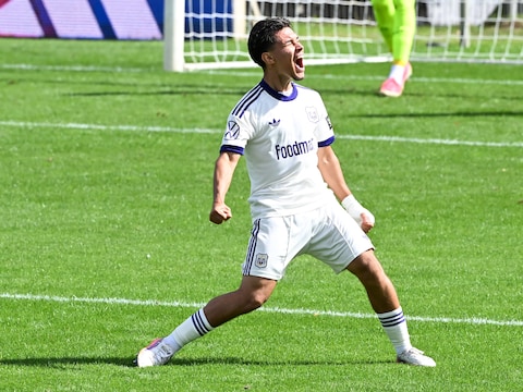 T1 Jelle Coen en RSCA Futures pakken eerste punt in vier duels: “Roteren maakt deel uit van het leerproces”