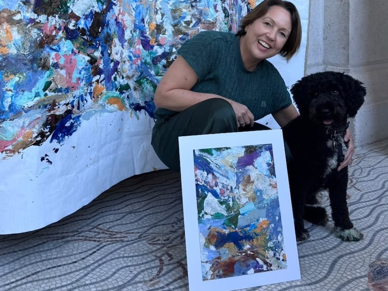 Miete Vanvoorden, 150 honden en hun baasjes stellen hun werk voor in het KMSKA.