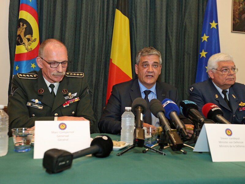 V.l.n.r.: Marc Compernol, Steven Vandeput en Gerard Van Caelenberge.