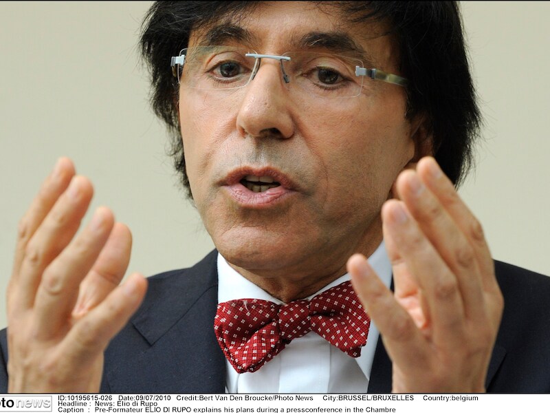 De bal ligt in het kamp van preformateur Elio Di Rupo.