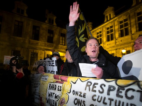 Rudy Van Nespen tijdens een Pegida-betoging op 2 maart in Antwerpen.