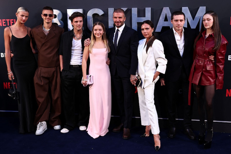 En octubre de 2023, Brooklyn y Nicola posaron con el resto de los Beckham en el estreno de 'Beckham' en Londres.