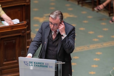 “Het beste wapen tegen een verwerpelijk idee is een beter idee”, aldus De Wever die ook vindt dat de antiracismewet aan herziening toe is