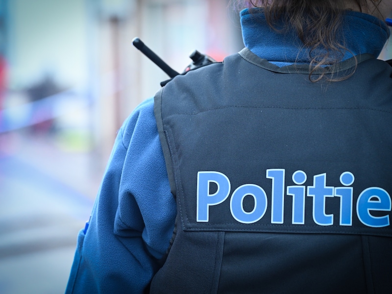 Drugskoerier onderschept bij wegcontrole in Kruisem: “Harddrugs onder versnellingspook”