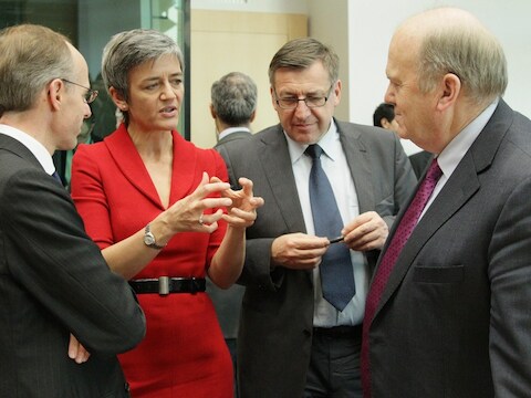 Vlnr: Luc Frienden, Margrethe Vestager, Steven Vanackere en Michael Noonan, de afgevaardigden van respectievelijk Luxemburg, Denemarken, België en Ierland.