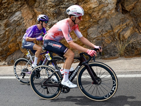 Luca Van Boven herstelt goed van val in Vuelta: “Zestien uur in de ziekenwagen was geen pretje”