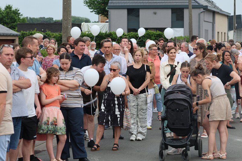 Stille wake voor de slachtoffers van het schoolbusdrama in Buggenhout.