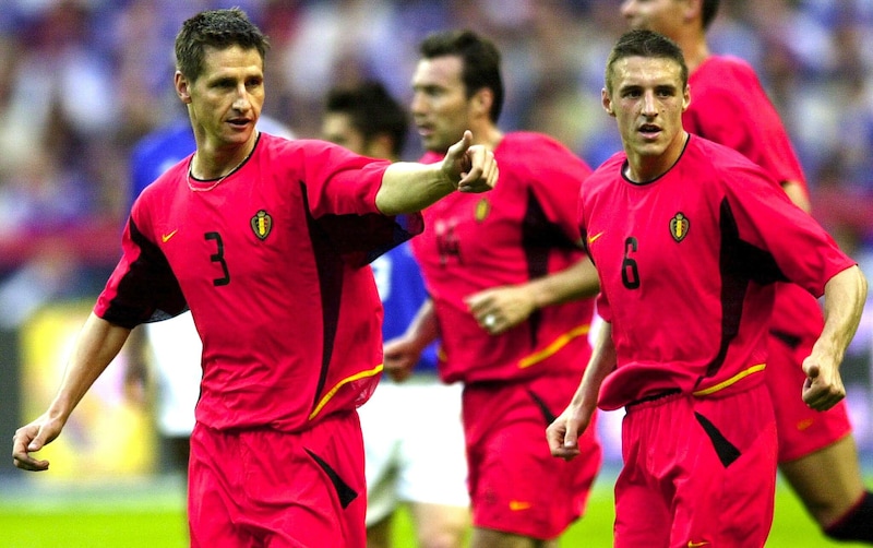 Glen De Boeck, links, naast Marc Wilmots en Timmy Simons.