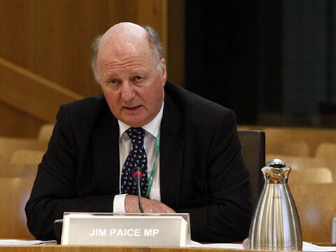 In 2011 was Jim Paice minister van Landbouw in Groot-Brittannië.