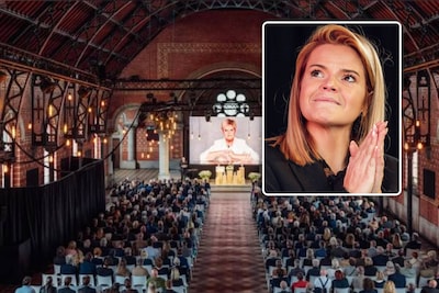 Celien Hermans bedankt iedereen die aanwezig was bij de uitv