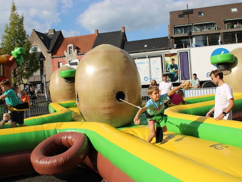 Kanaalpark verandert in avontuurlijke jungle voor ‘Expeditie Brielstroate’