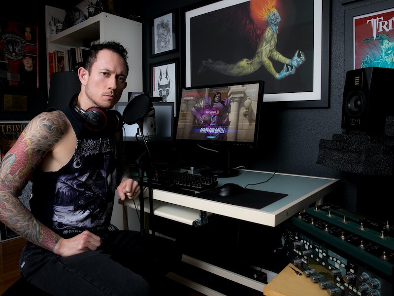 Trivium-frontman Matt Heafy achter zijn gamingpc.