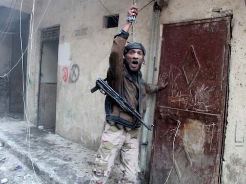 Een strijder van het Vrije Syrische Leger in Aleppo.