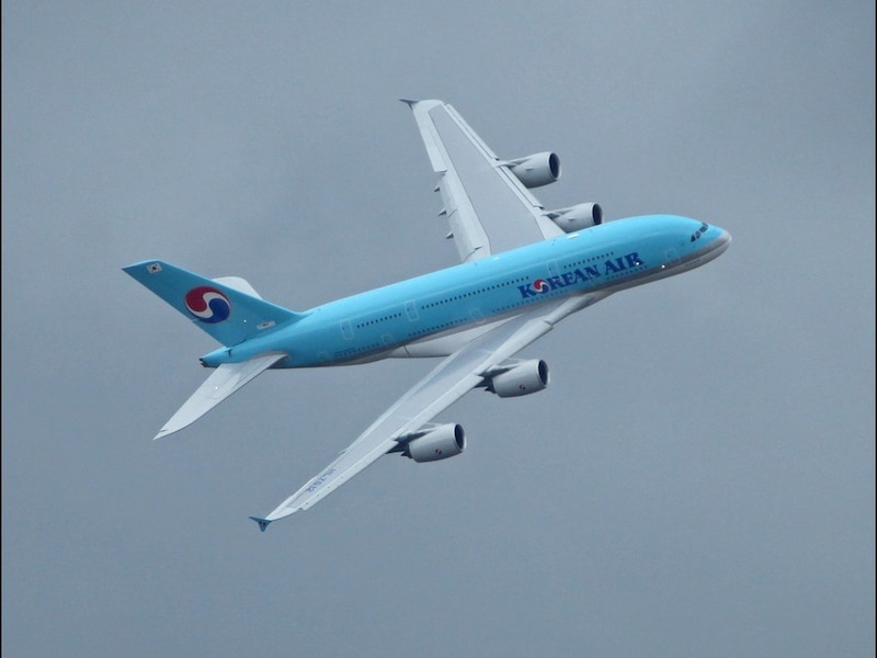 Een vliegtuig van Korean Air op een luchtvaartshow in Parijs.