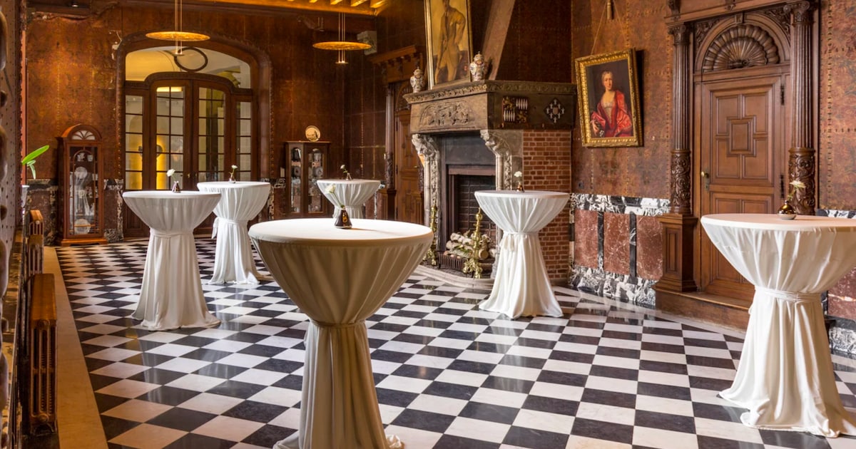 Kom smullen van frikandellen met krieken in Kasteel de Renesse