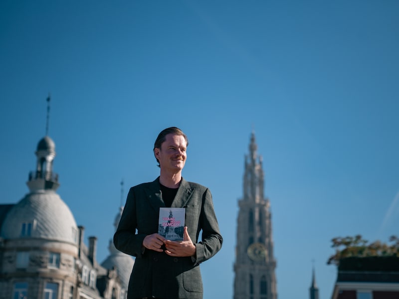 Stadsgids Tanguy Ottomer schreef een nieuw boek ‘Vraag het aan Tanguy’. 