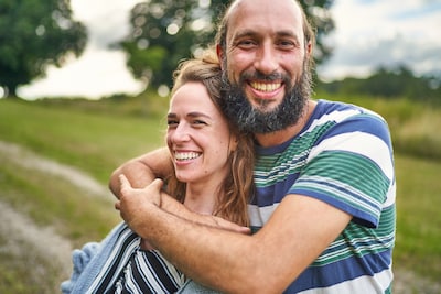 Stephanie en Francesco Planckaert zijn eerste twee kandidaten in nieuw seizoen ‘De slimste mens ter wereld’