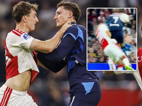 “Dit is een moordaanslag”: bondscoach Mark van Bommel ziet hoe zoon Ruben in oog van storm belandt na zware overtreding in verhitte Ajax-PSV