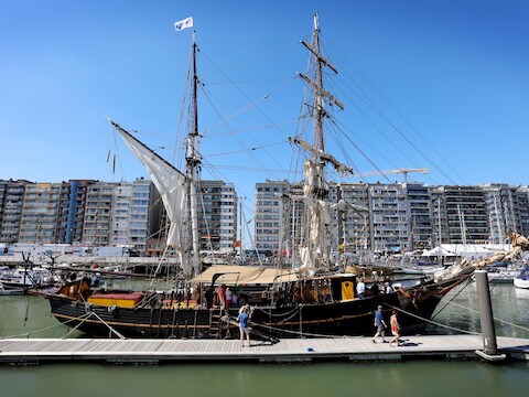 Het zeilschip Tres Hombres in de Blankenbergse jachthaven.