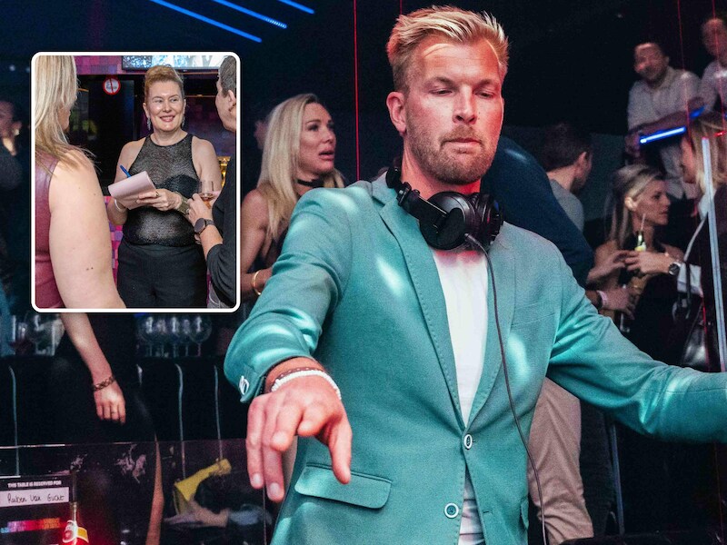 Ruben Van Gucht tijdens zijn eerste grote professionele dj-set in discotheek Carré. Kader: onze reporter Nadine Van Der Linden.