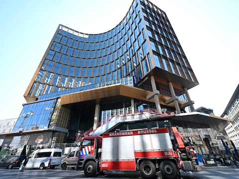 Dinsdag vielen er zes dodelijke slachtoffers bij een zware brand in het OXY-gebouw in Brussel. Twee slachtoffers verkeren nog in levensgevaar. 