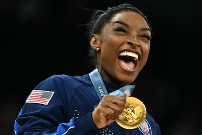 Simone Biles “schaamt zich niet” om spreekbuis te zijn van mentale gezondheid bij sporters: “Zonder therapeut had ik Spelen nooit gehaald”