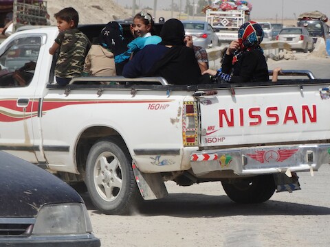 Beeld van 18 mei: inwoners ontvluchten Ramadi