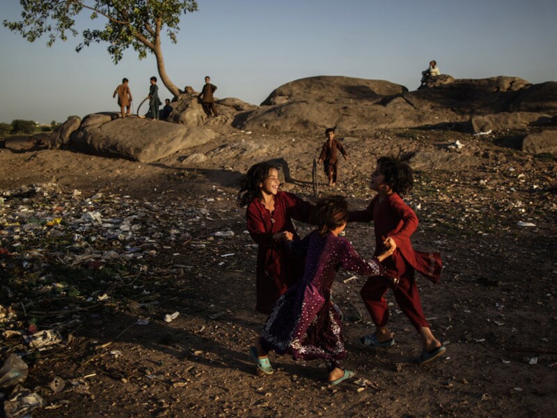 Afghaanse kinderen die zijn gevlucht naar Islamabad, Pakistan. Afghanen vormden in 2012 wereldwijd de grootste groep vluchtelingen.