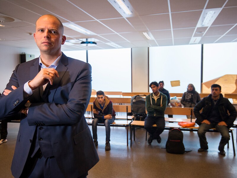 Staatssecretaris voor Asiel en Migratie Theo Francken (N-VA) tijdens een bezoek aan de Dienst Vreemdelingenzaken, vorige zaterdag.