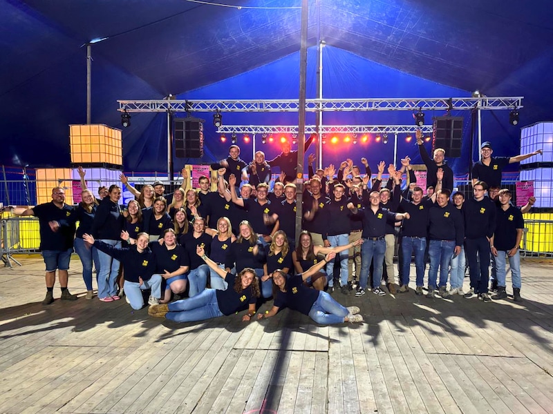 KLJ Ingooigem pakt uit met nieuwe zitmaaiercross tijdens 35ste Hoevefeesten: “We wilden eens iets anders”