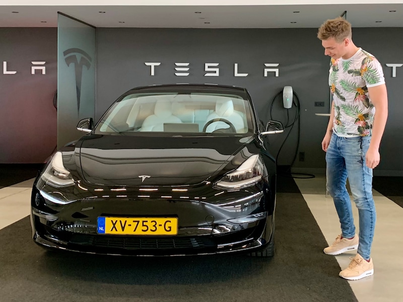 “Mijn compassie is nu weg”: Nederlander gaat viraal met schadeclaim tegen Tesla, tientallen Belgen volgen hem