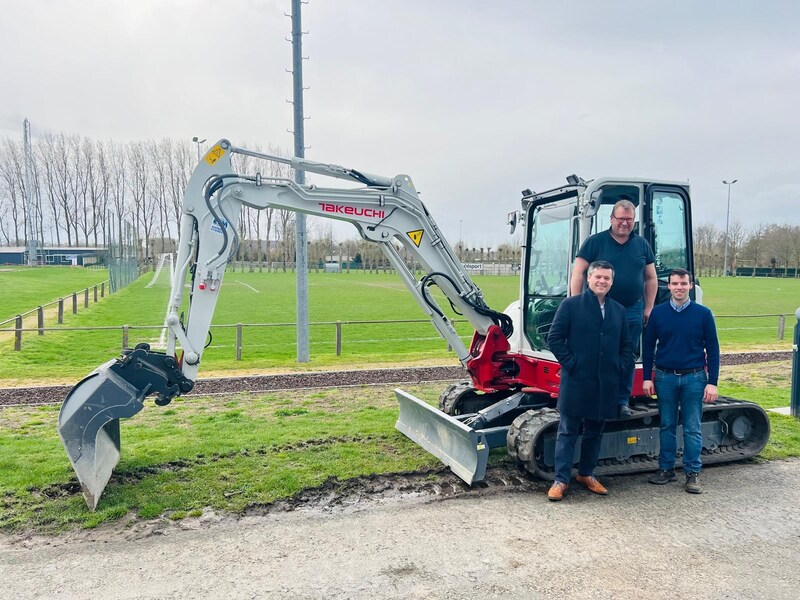 Ichtegem investeert in nieuwe graafmachine voor technische dienst ...