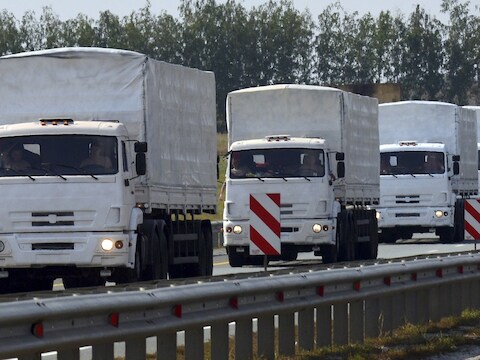 Het Russische konvooi met hulpgoederen.
