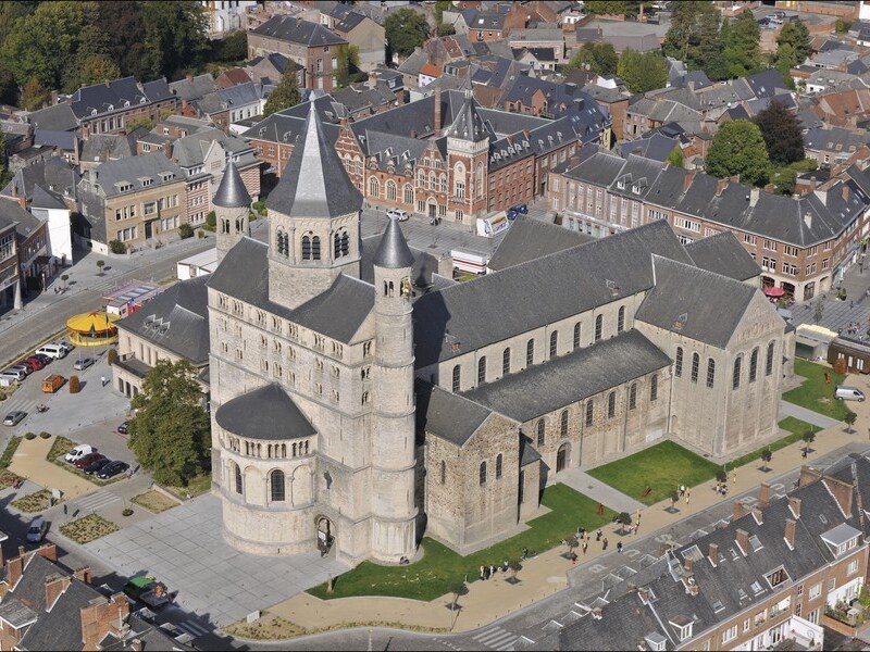 Nijvel vanuit de lucht.