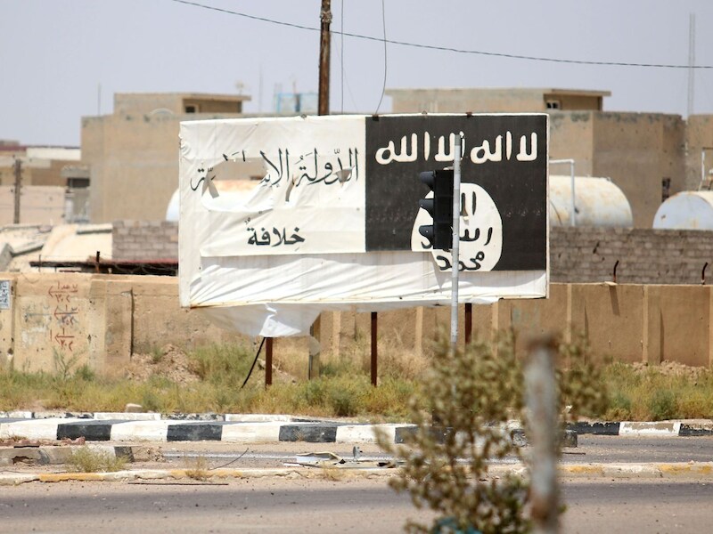 Door luchtaanvallen op en rond Mosul zijn twee kopstukken van Islamitische Staat gedood.