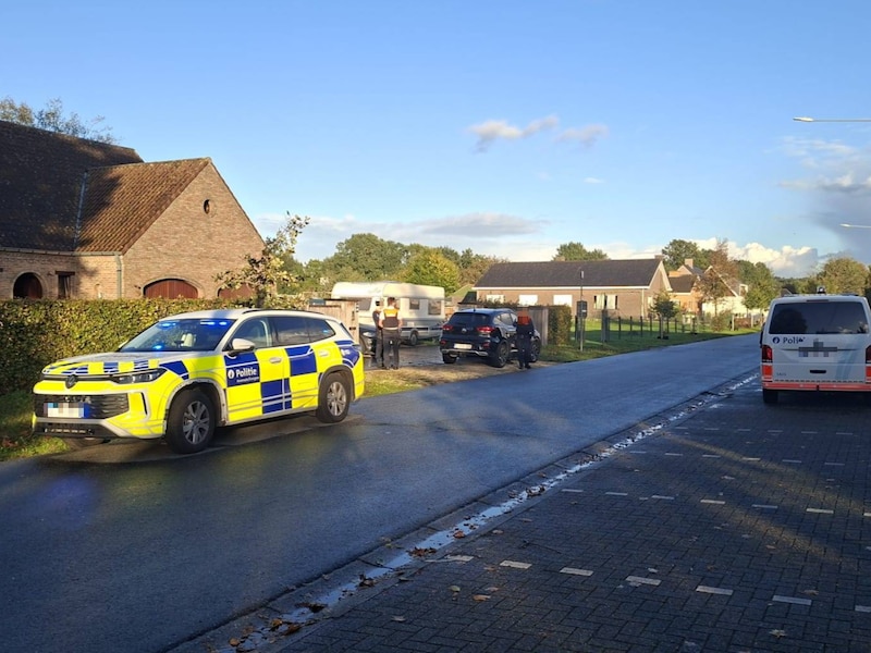 Politie is ter plaatse in Tervenen, een gehucht in het Oost-Vlaamse Evergem.